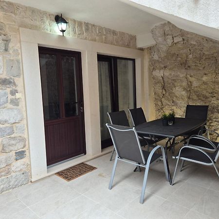 Apartment Rika Омиш Экстерьер фото